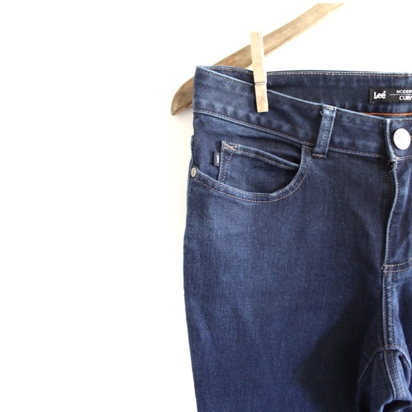 Lee Curvy Modern Fit Cropped Capri Fit Darker Wash Jeans 8 Medium Preowned - Picture 2 of 7